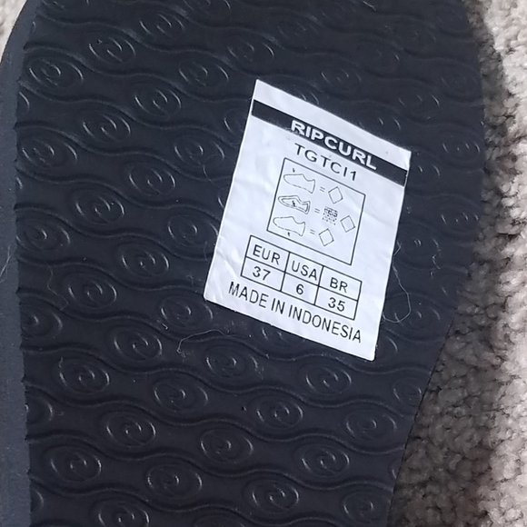 Rip Curl Sandals - Picture 3 of 4